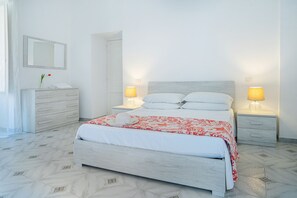 1 habitación, escritorio, tabla de planchar con plancha y wifi gratis
