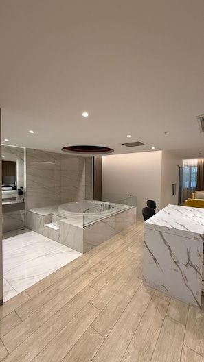 1 bedroom, premium bedding, in-room safe, soundproofing