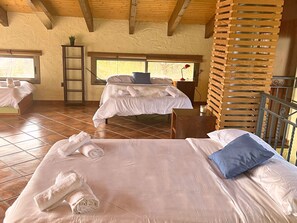 3 chambres, lit parapluie, draps fournis