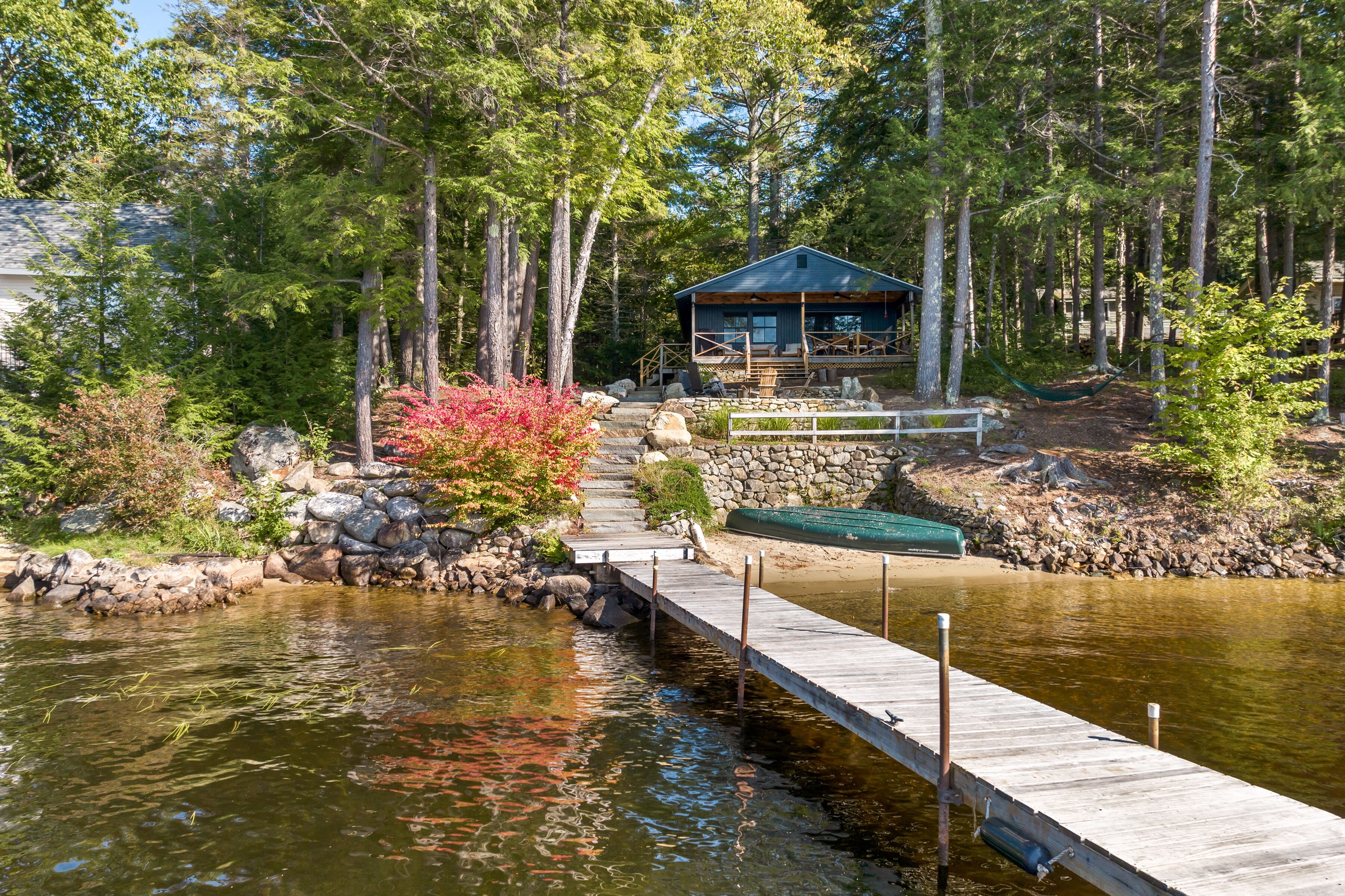 This Adorable Winnipesaukee Cottage For 6 Is Just Waiting For You
