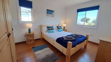 2 bedrooms, iron/ironing board, free WiFi, bed sheets