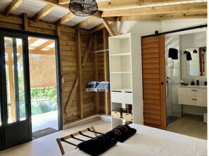 1 chambre, bureau, draps fournis