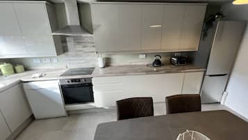 Townhouse Comfort | Dapur pribadi