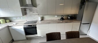 vERY comfy town house