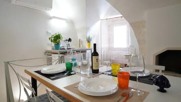 Standard House | Private kitchenette | Espresso maker, coffee/tea maker, dining tables