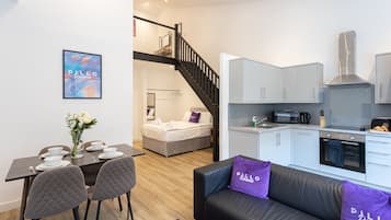 Gallery Apartment | Living area | Flat-screen TV