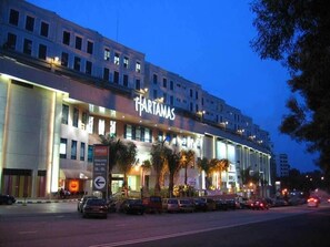 Exterior - Cozy & Stylish Studio, 5 Min Walk To Hartamas Mall (Kuala Lumpur)
