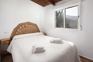 6 bedrooms, free WiFi, bed sheets