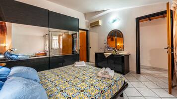 2 dormitoris, planxa i posts de planxar, wifi gratuïta i roba de llit