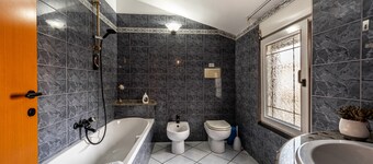 Casa de vacaciones "Casa Flu" con terraza privada y aire acondicionado