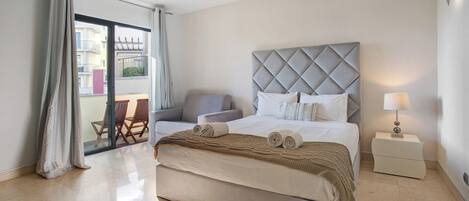 1 غرفة نوم ومكواة/لوح كي وواي فاي مجانًا وملاءات أسرّة