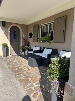 Terrace/patio - Apartment "Casa Nova" with Mountain View & Private Garden (Ponte Rendena)