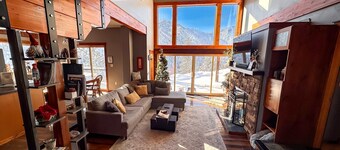 Peaceful mountain home | Seclusion | Views | Hot tub | Dogs OK