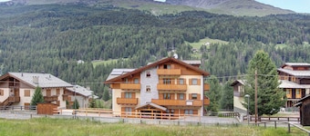Apartment 'Casa Michela Trilocale 7' with Mountain View, Shared Terrace and Wi-Fi