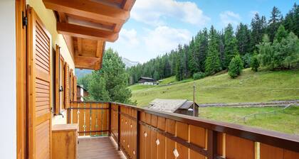 Apartment 'Casa Michela Trilocale 7' with Mountain View, Shared Terrace and Wi-Fi