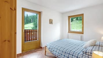 2 bedrooms, free WiFi, bed sheets