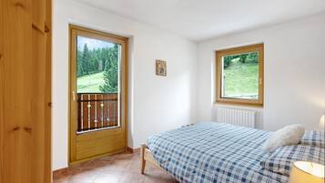 2 bedrooms, free WiFi, bed sheets