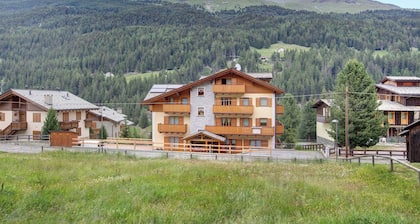 Apartment 'Casa Michela Bilocale 2' with Mountain View, Shared Terrace and Wi-Fi