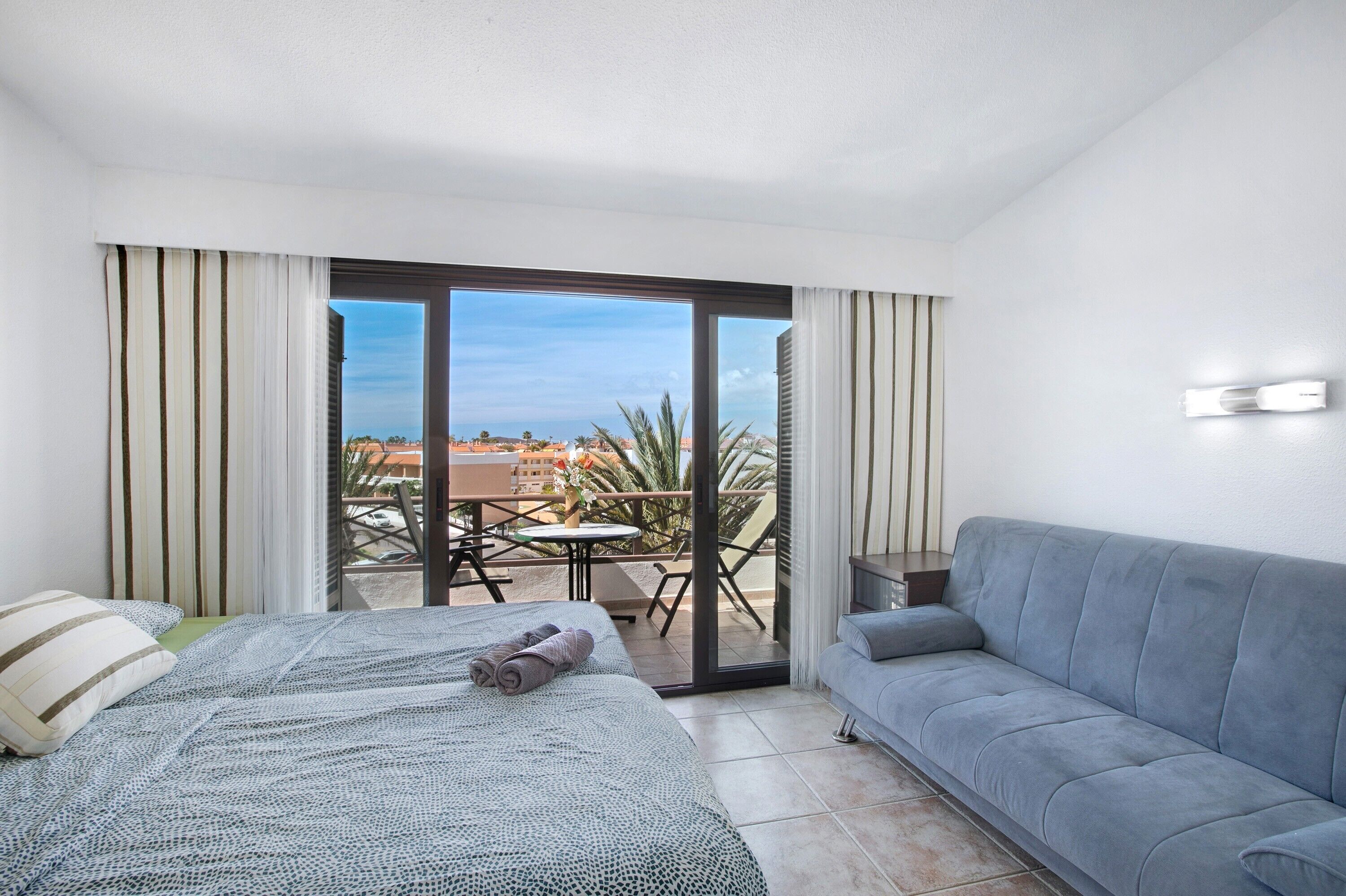 2 habitaciones, tabla de planchar con plancha y wifi gratis 