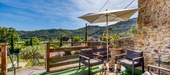 Holiday Home 'Maison De Village' with Private Pool, Wi-Fi and Air Conditioning