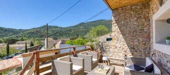 Holiday Home 'Maison De Village' with Private Pool, Wi-Fi and Air Conditioning