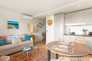 Interior - Holiday Apartment "Ramatuelle" with Sea View, Terrace & Near Pampelonne Beach (Ramatuelle)