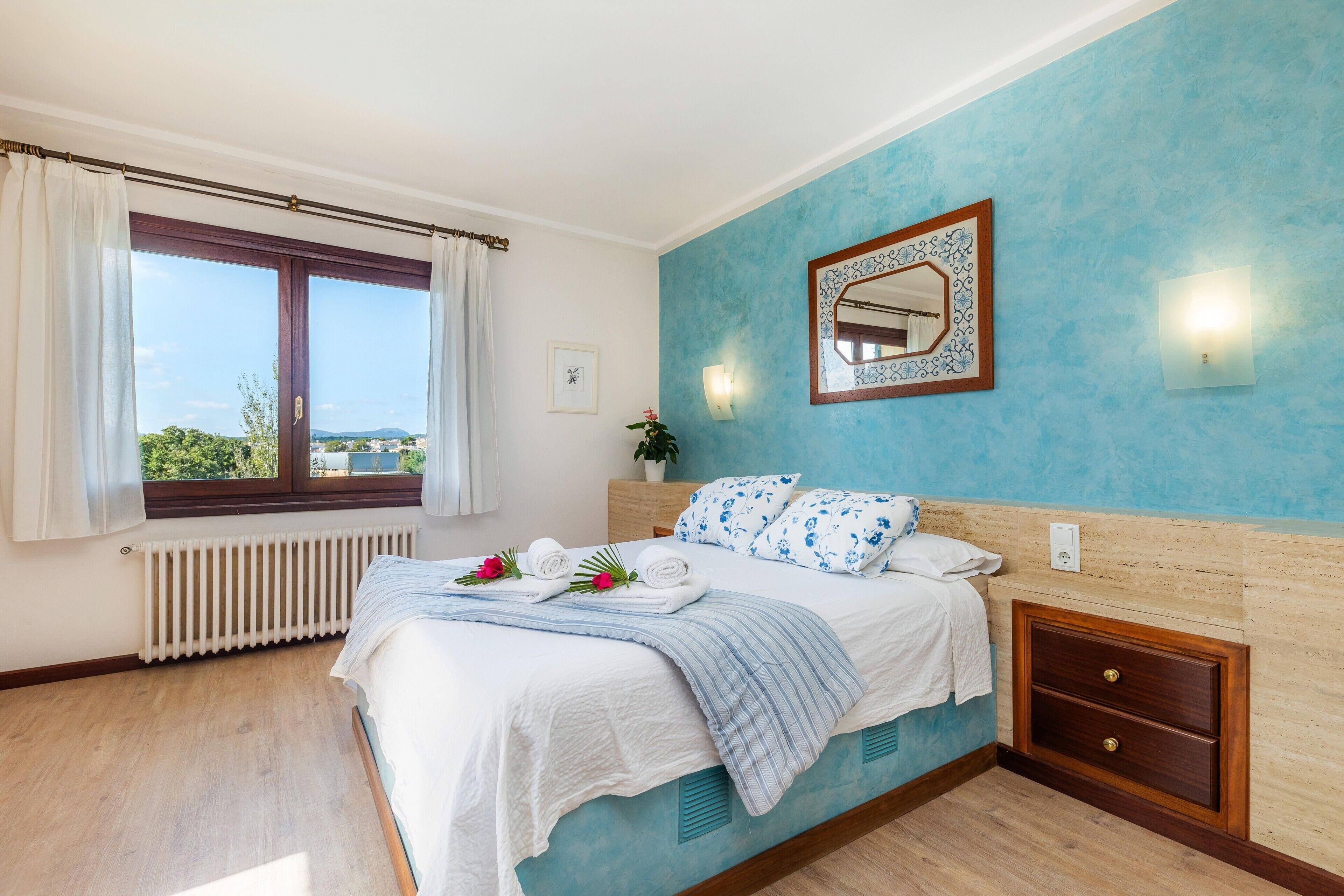 3 chambres, fer et planche à repasser, Wi-Fi gratuit, draps fournis