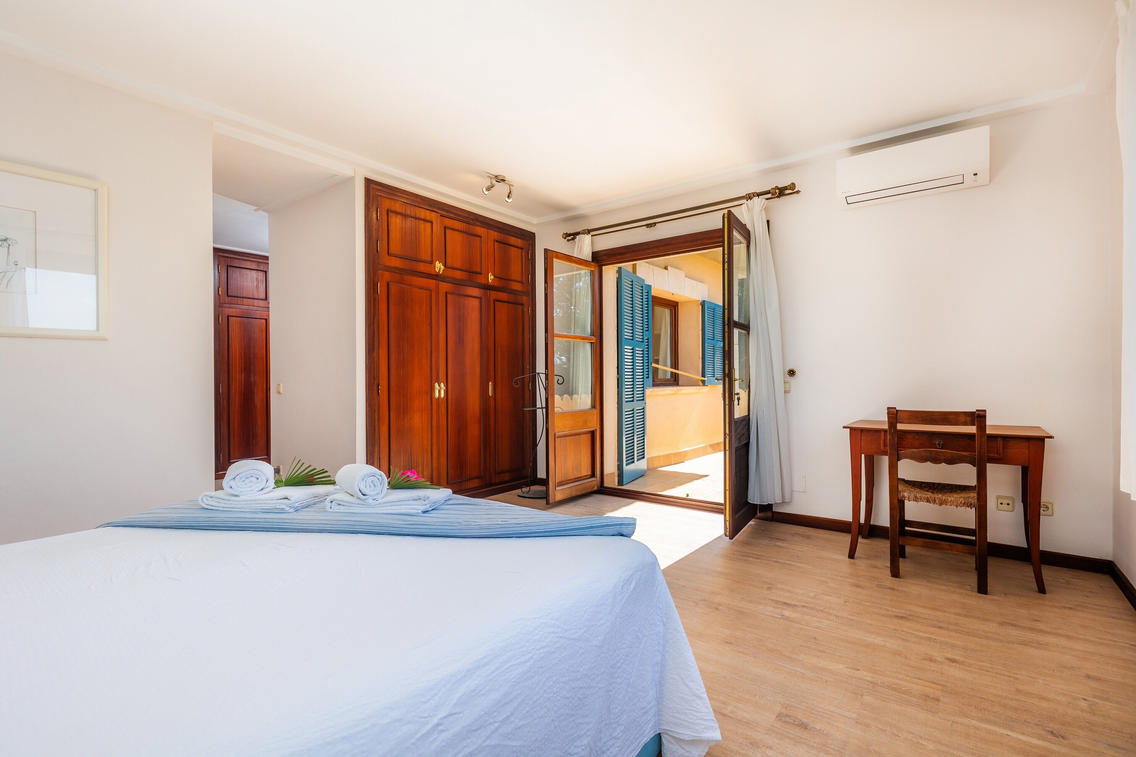 3 dormitorios, tabla de planchar con plancha, wifi gratis y ropa de cama