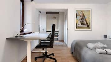 2 quartos, ferros/tábuas de passar roupa, Wi-Fi de cortesia