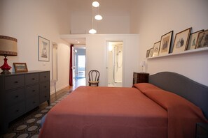 3 chambres, fer et planche à repasser, Wi-Fi gratuit, draps fournis
