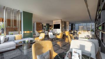 Coin salon dans le hall