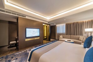 Grand Superior Room | 1 Schlafzimmer, Zimmersafe, Schreibtisch, schallisolierte Zimmer