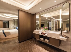 Royal Suite | Bathroom | Slippers - Braira AL Ahsa (Al-Hofuf)