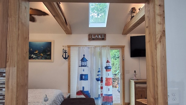 1 bedroom, free WiFi, bed sheets - Twin Lakes Golf, ski, firepit - Boat & Kayak rentals avail nearby Dog freindly (Twin Lakes)