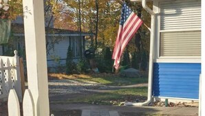 Property grounds - Twin Lakes Golf, ski, firepit - Boat & Kayak rentals avail nearby Dog freindly (Twin Lakes)