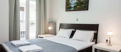 2 bedrooms, iron/ironing board, free WiFi