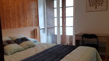 3 dormitorios, escritorio, tabla de planchar con plancha y wifi gratis