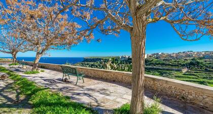 Naduri, Beautiful Gozitan Villa + Pool