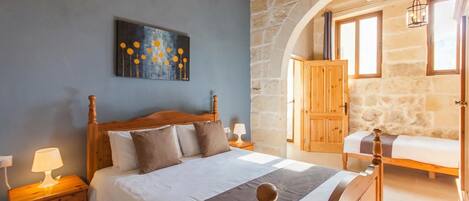 3 bedrooms, free WiFi, bed sheets