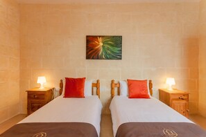 Standard House, Multiple Bedrooms, Refrigerator & Microwave (Naduri, Beautiful Gozitan Villa +) | 3 bedrooms, free WiFi, bed sheets - Naduri, Beautiful Gozitan Villa + Pool (Nadur)