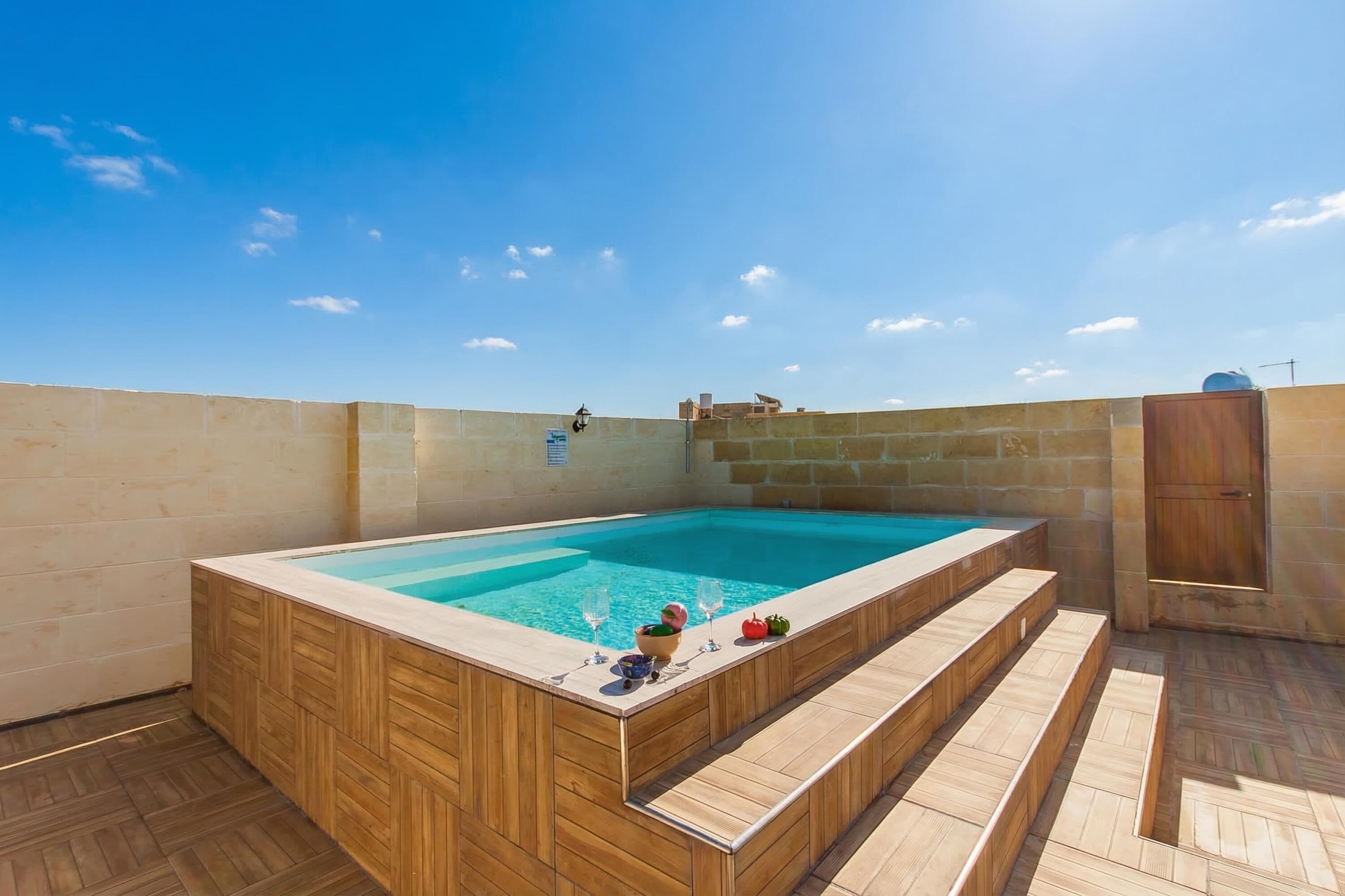 Standard House, Multiple Bedrooms, Refrigerator & Microwave (Naduri, Beautiful Gozitan Villa +) | Kolam renang | Kolam renang terbuka 