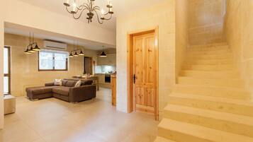 21 inci televisyen skrin rata dengan kabel