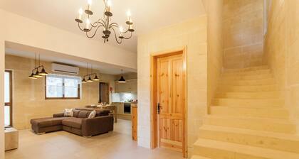 Naduri, Beautiful Gozitan Villa + Pool