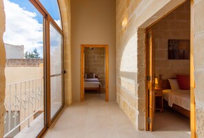 3 habitaciones, wifi gratis y ropa de cama 