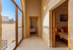 Standard House, Multiple Bedrooms, Refrigerator & Microwave (Naduri, Beautiful Gozitan Villa +)