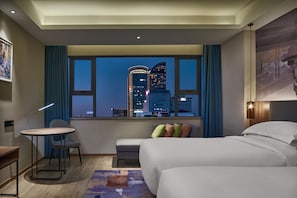 Executive Twin Room | In-room safe, desk, soundproofing, iron/ironing board - Aurea Central Hotel (Phnom Penh)
