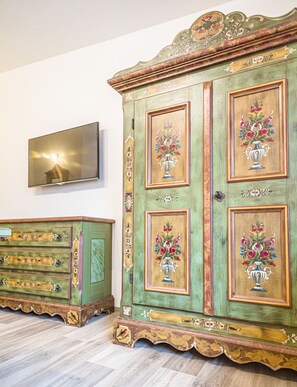 Twin Room | Free WiFi