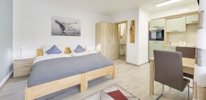 Comfort Double Room | WiFi (free) - Gasthof Weisses Rössl (Pfreimd)