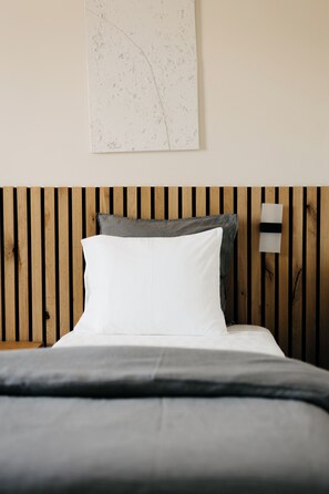 3 sovrum, skrivbord, resesäng och wi-fi