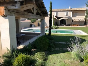 室外游泳池，恒温泳池